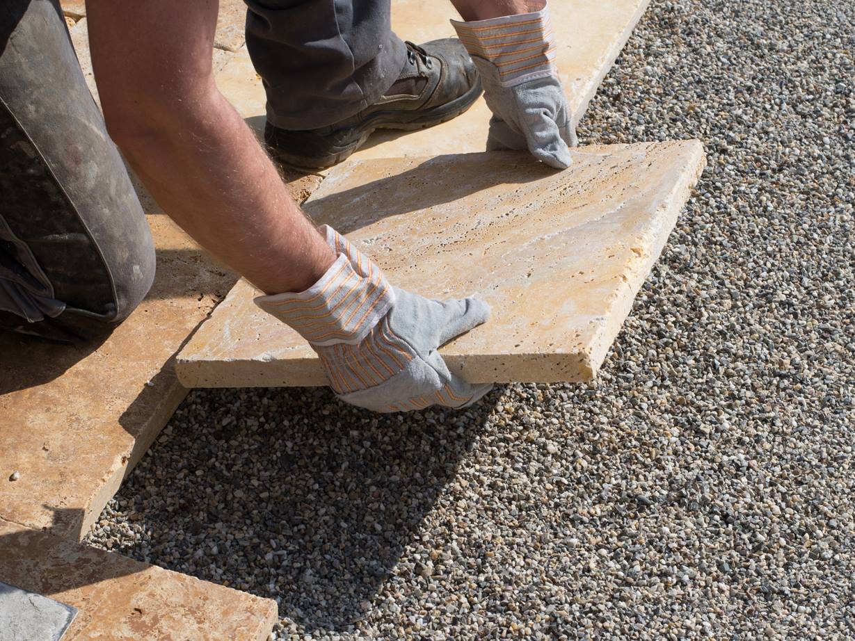 Anleitung Terrassenplatten auf Splitt verlegen stonenaturelle